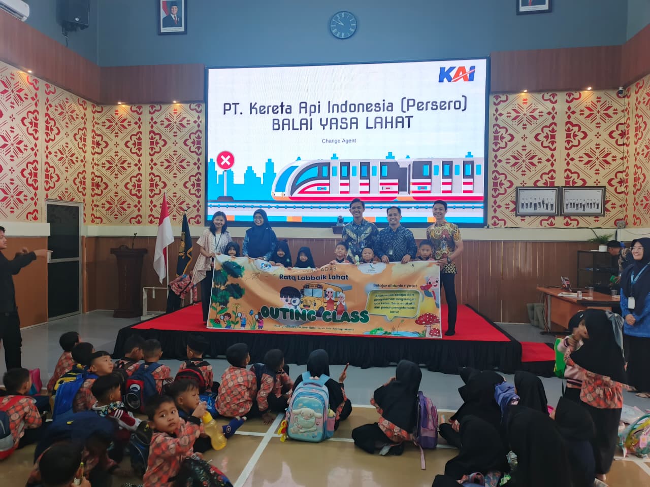 Kunjungan TK IT Labbaik Ke BALAI YASA Lahat